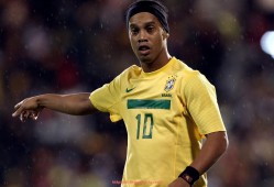 飞鲸体育直播-谁更冷静？世俱杯球员赛场关键时刻的处理能力对照分析