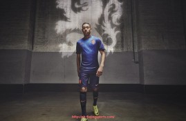 飞鲸体育直播-欧冠颁奖舞台设计亮点及历年现场回顾